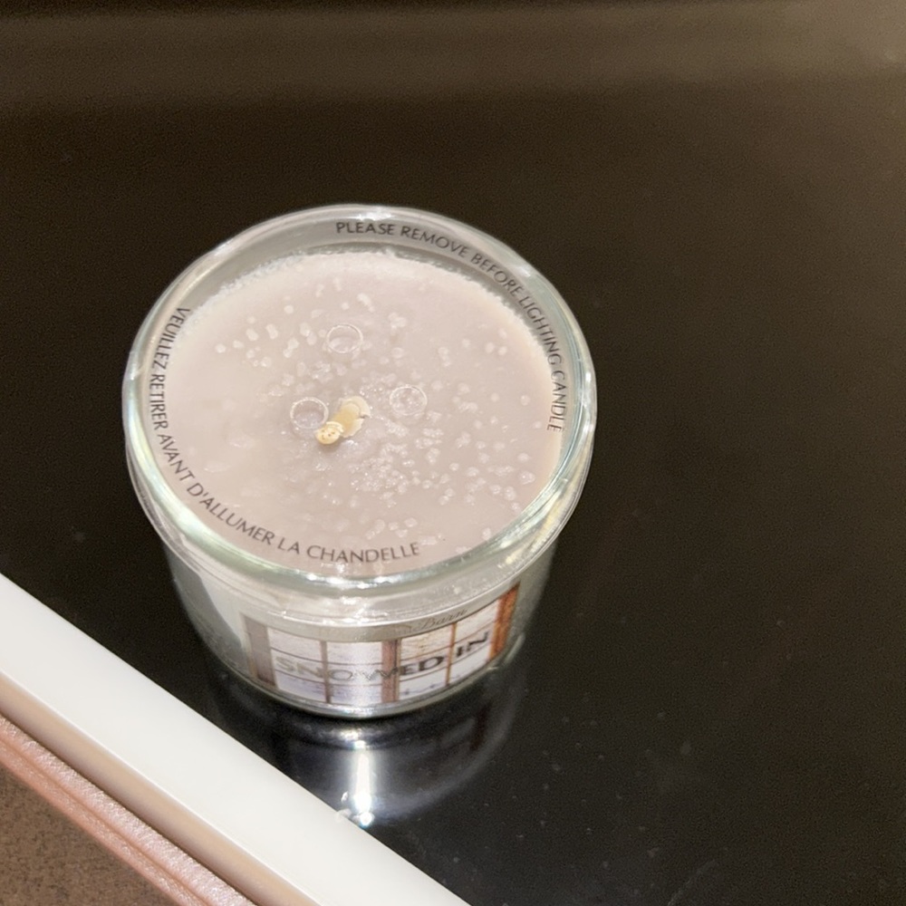 NWT White Barn tiny candle in scent Snowed In - Picture 2 of 4